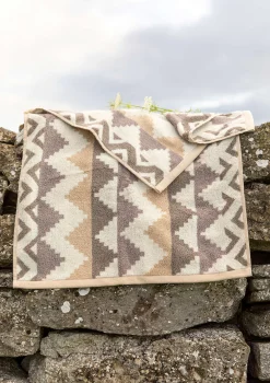 Gudrun Sjödén Handtuch „Peaks“ aus Bio-Baumwolle> Frottee|Bad-Accessoires