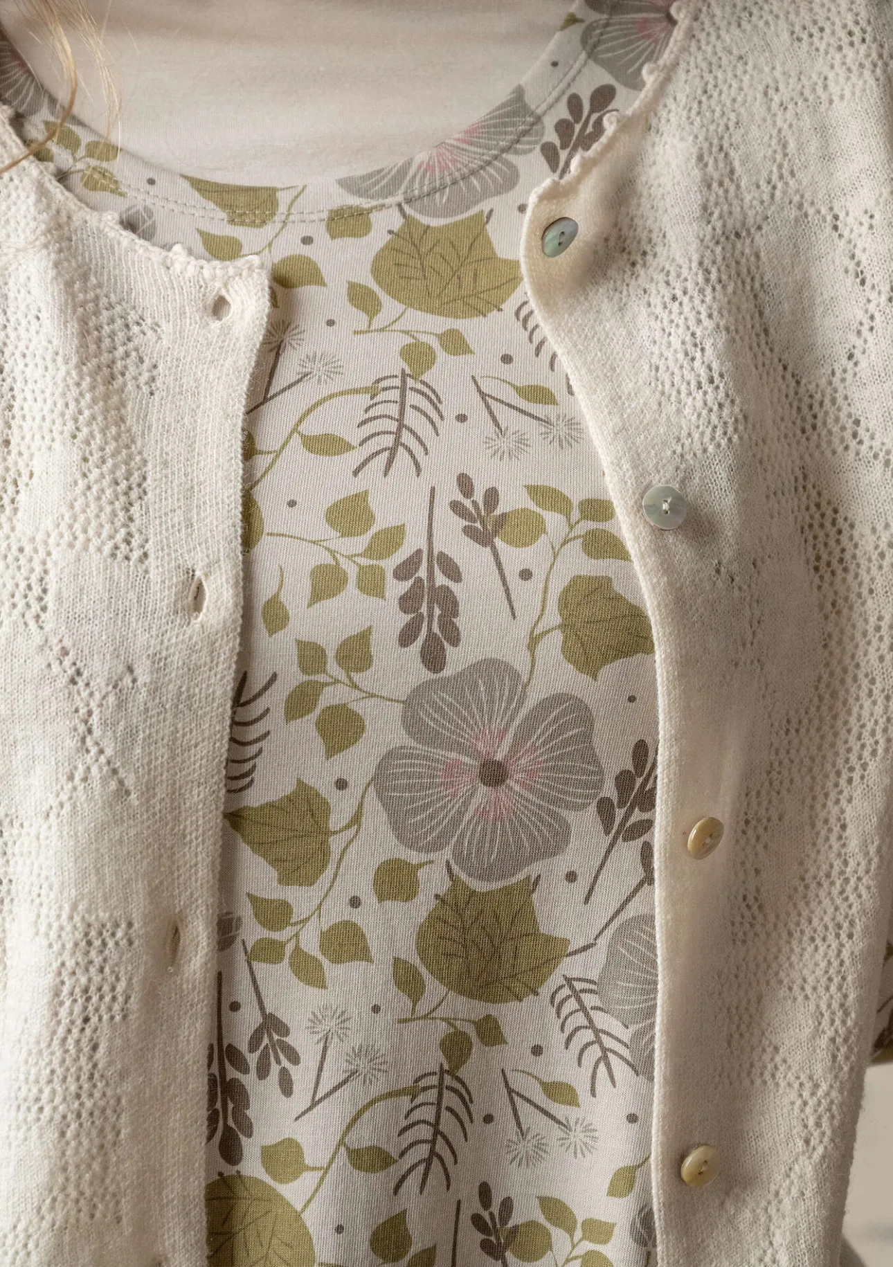 Gudrun Sjödén Pointelle-Strickjacke „Blomstra“ aus Bio-Wolle> Strickjacken